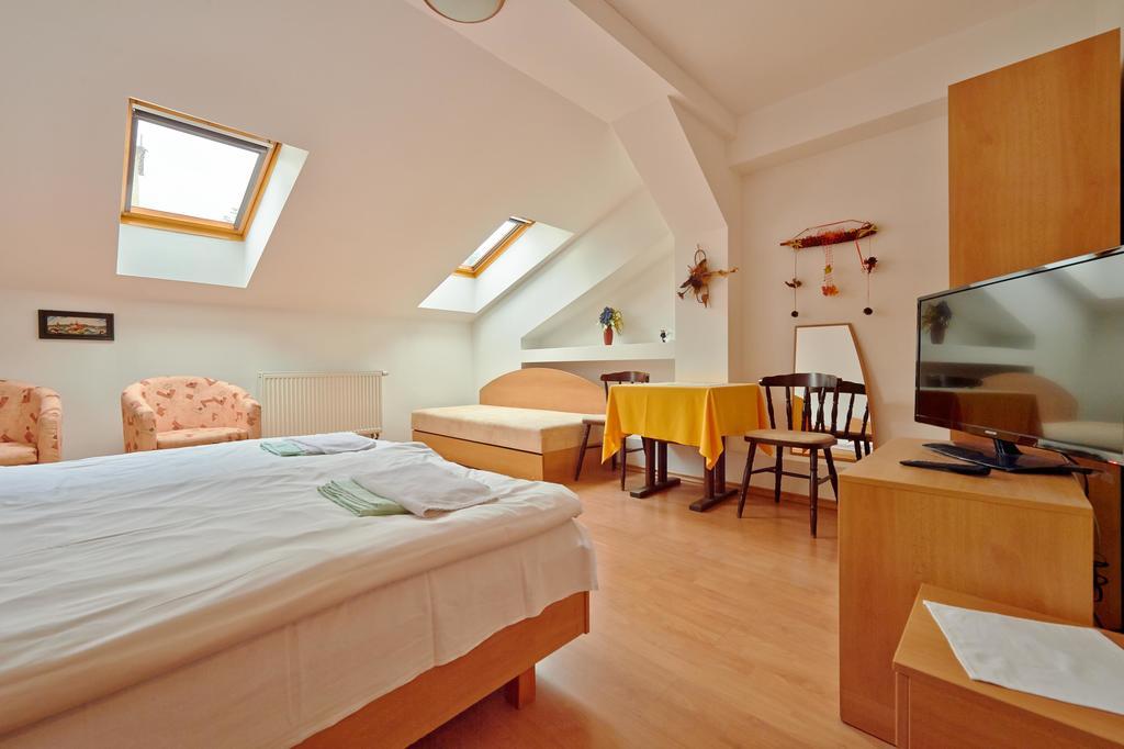 Penzion A Restauracia U Jelena Stará ľubovňa Kamer foto