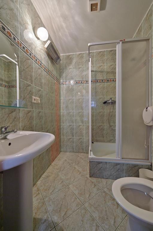 Penzion A Restauracia U Jelena Stará ľubovňa Kamer foto